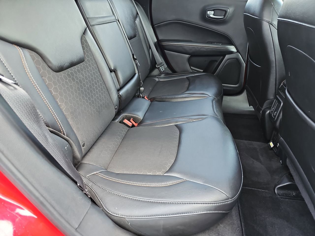 Used 2018 Jeep Compass Latitude w/ Popular Equipment Group image 18