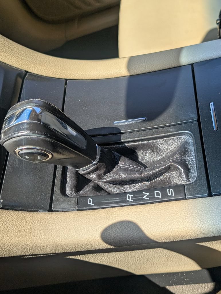 Used 2015 Ford Taurus SEL w/ Equipment Group 201A FWD image 23