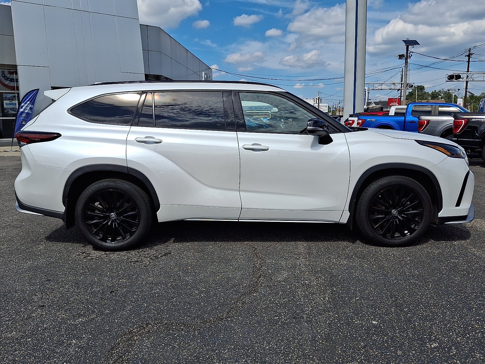 Used 2024 Toyota Highlander XSE AWD/4WD image 7