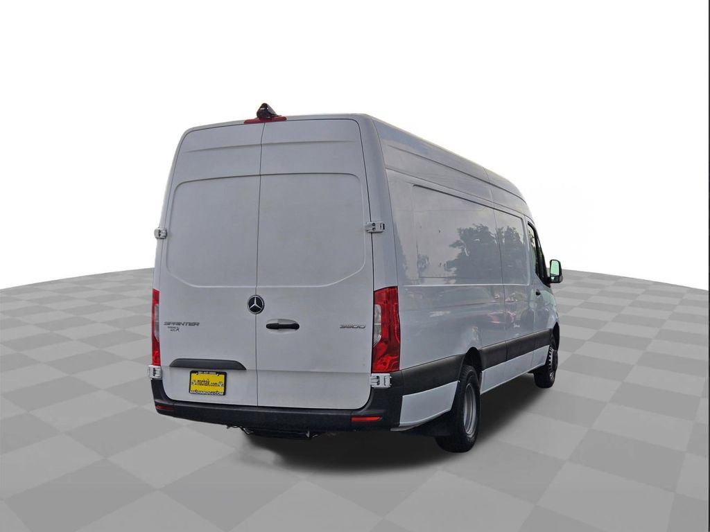 Used 2020 Mercedes-Benz Sprinter 3500 image 4