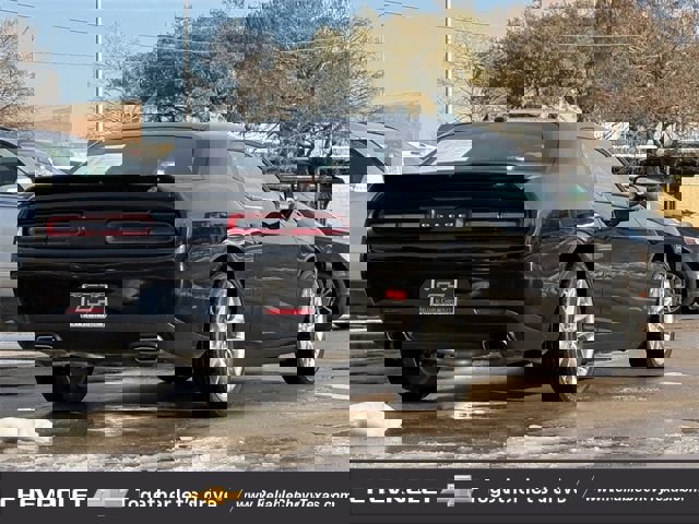 Used 2022 Dodge Challenger GT image 6