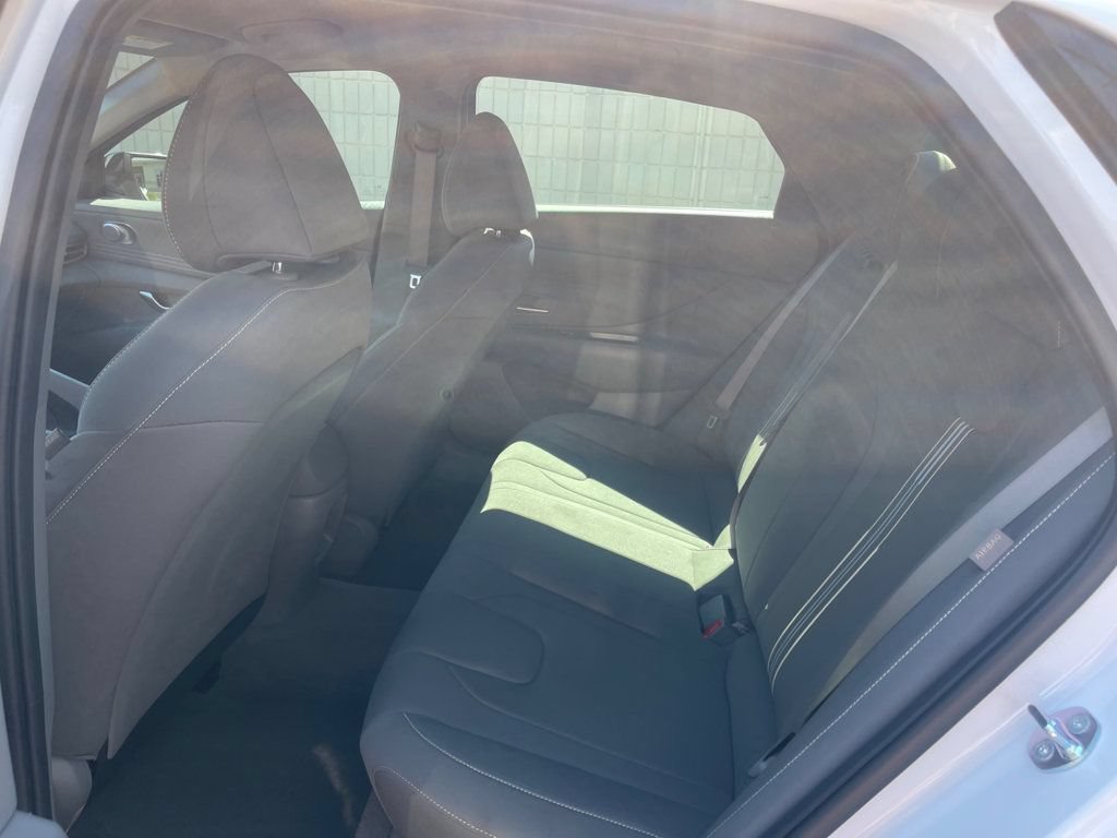 Used 2025 Hyundai Elantra Sport FWD image 10