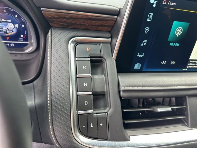 Used 2023 Chevrolet Tahoe Premier w/ Premium Package image 18