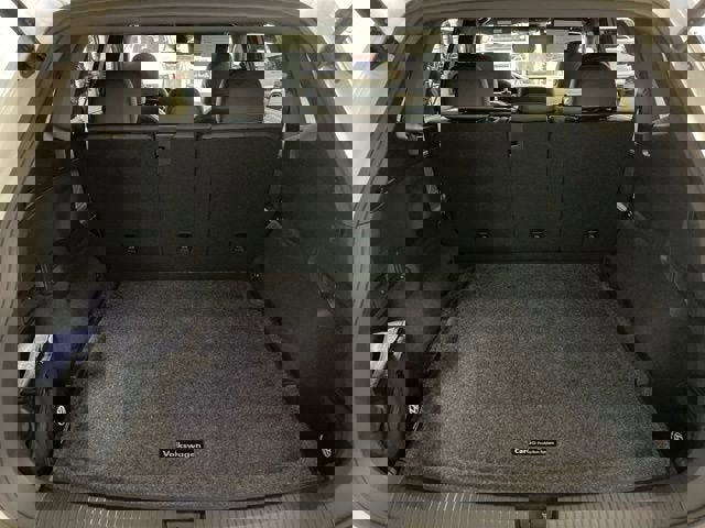 Used 2022 Volkswagen Tiguan SE R-Line image 9