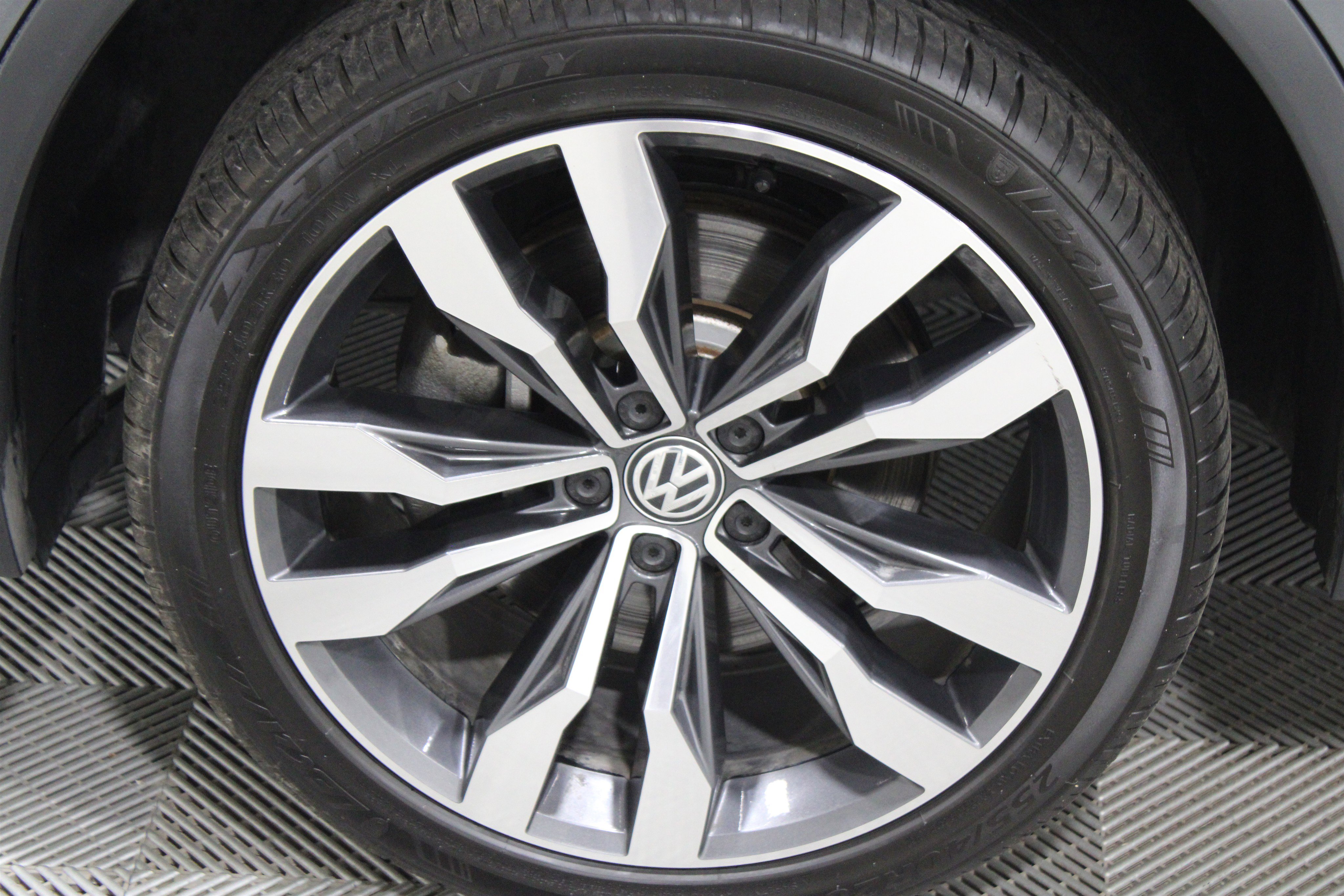 Used 2021 Volkswagen Tiguan SEL Premium R-Line AWD/4WD image 37