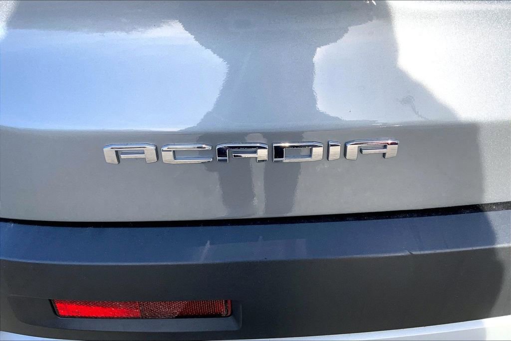 Used 2023 GMC Acadia SLE image 23