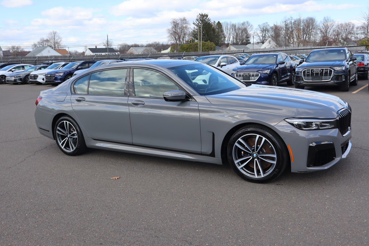 Used 2022 BMW 750i xDrive w/ Luxury Rear Seating Package AWD/4WD image 3