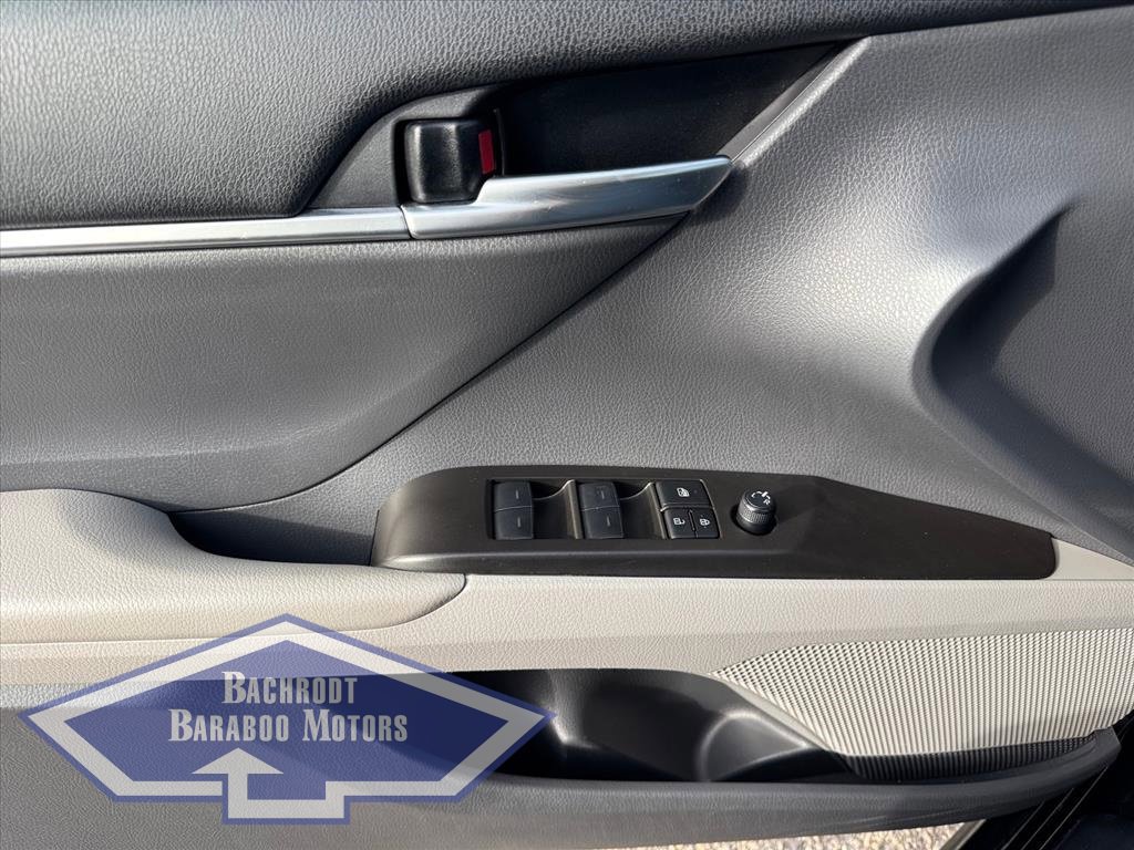 Used 2024 Toyota Camry SE image 21