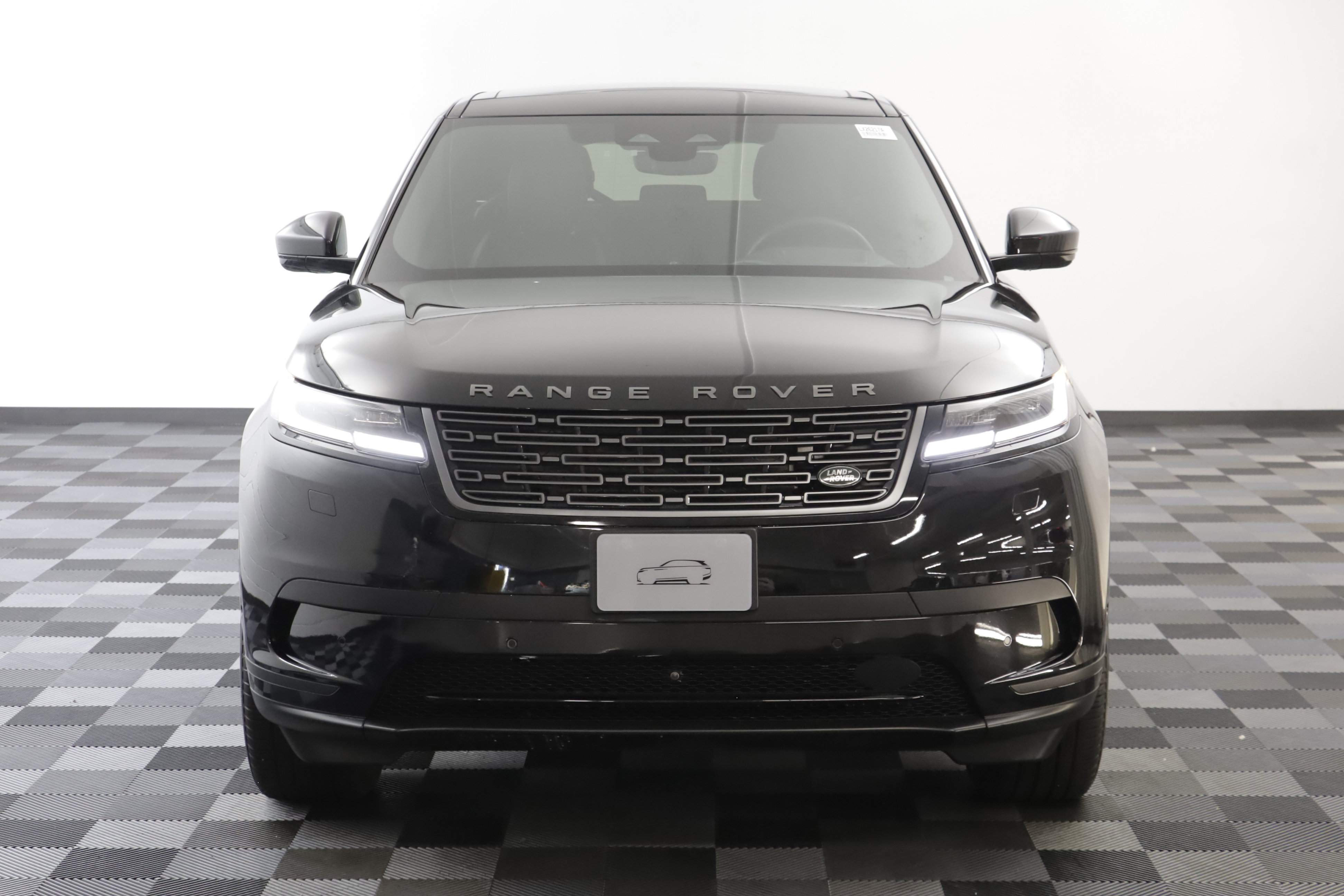 Used 2025 Land Rover Range Rover Velar S AWD/4WD image 27