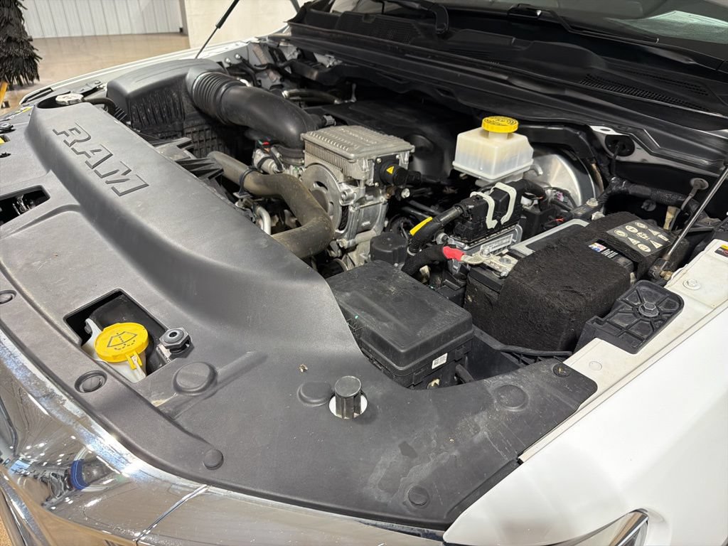 Used 2024 RAM 1500 Laramie AWD/4WD image 46