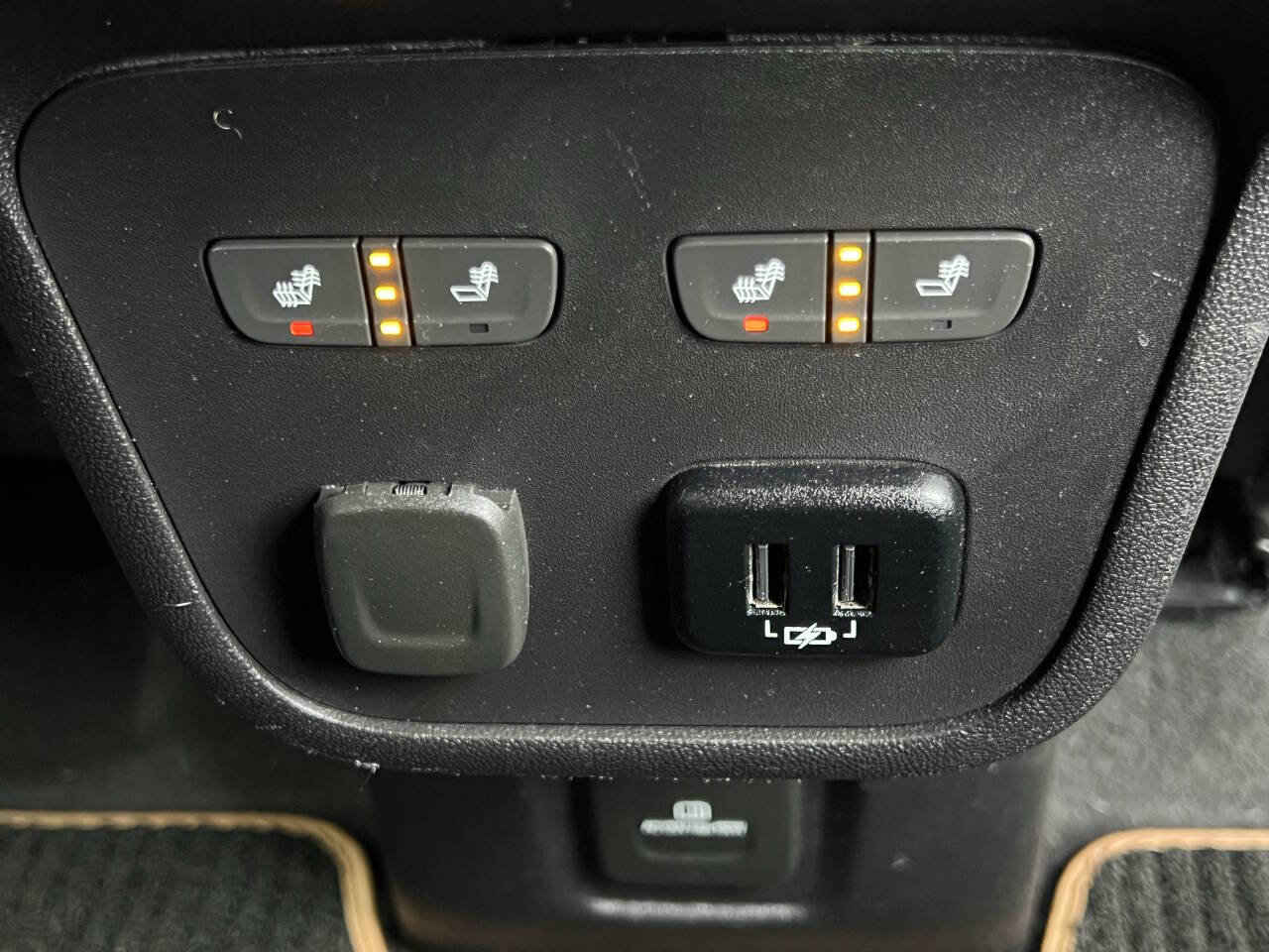 Used 2018 Chevrolet Equinox Premier image 20