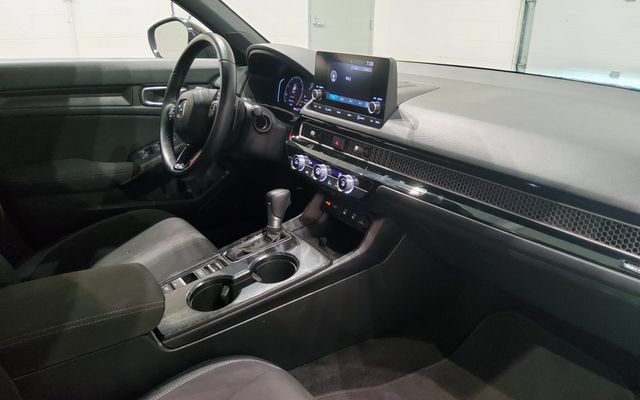 Used 2025 Honda Civic Sport image 17