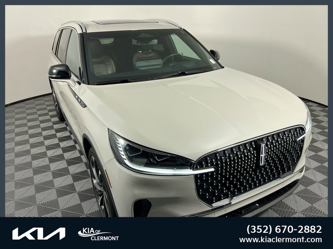 Used 2025 Lincoln Aviator Reserve w/ Luxury Package RWD image 1