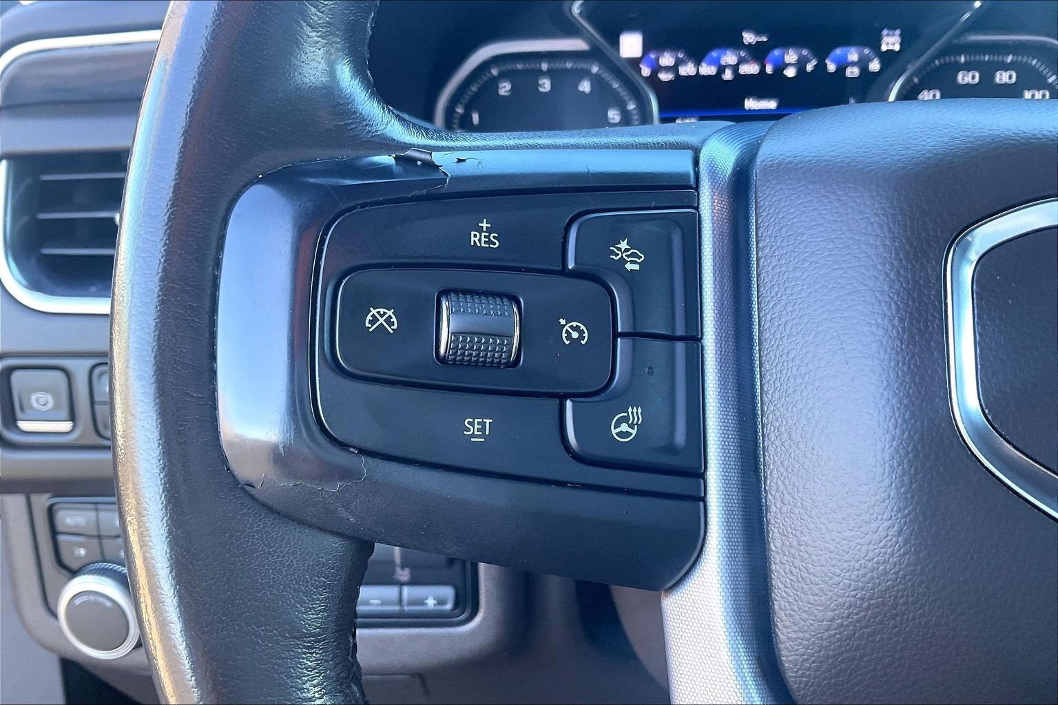 Used 2021 GMC Yukon XL SLT w/ Rear Media and Nav Package image 21