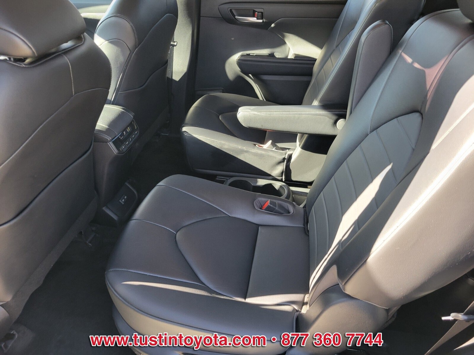 Certified 2023 Toyota Highlander XLE image 11