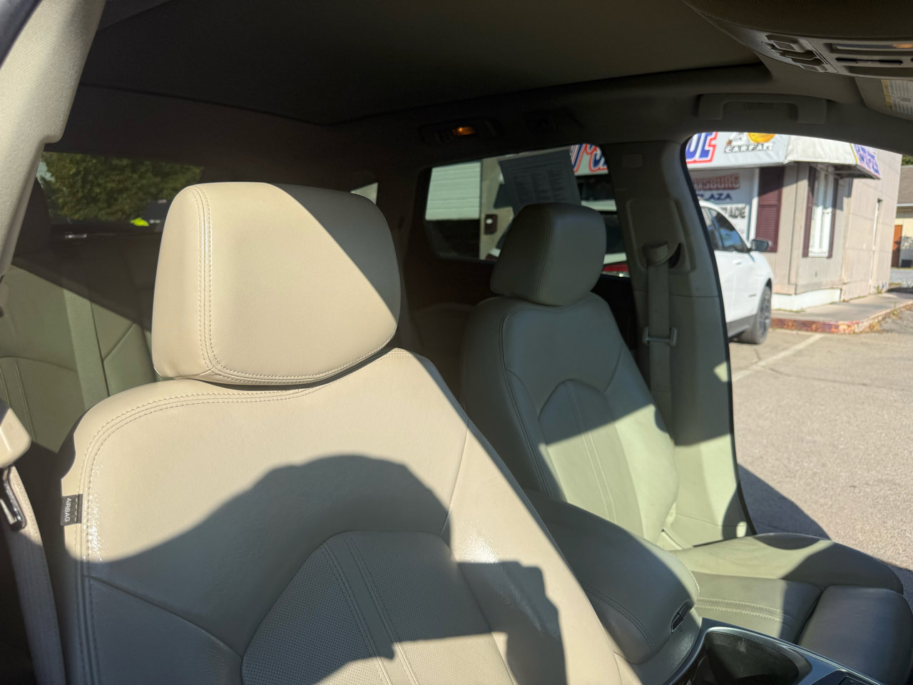 Used 2015 Cadillac SRX Luxury w/ Driver Awareness Package image 83