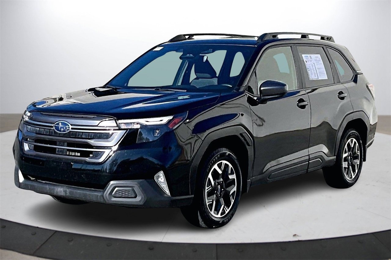 Used 2025 Subaru Forester Premium image 4