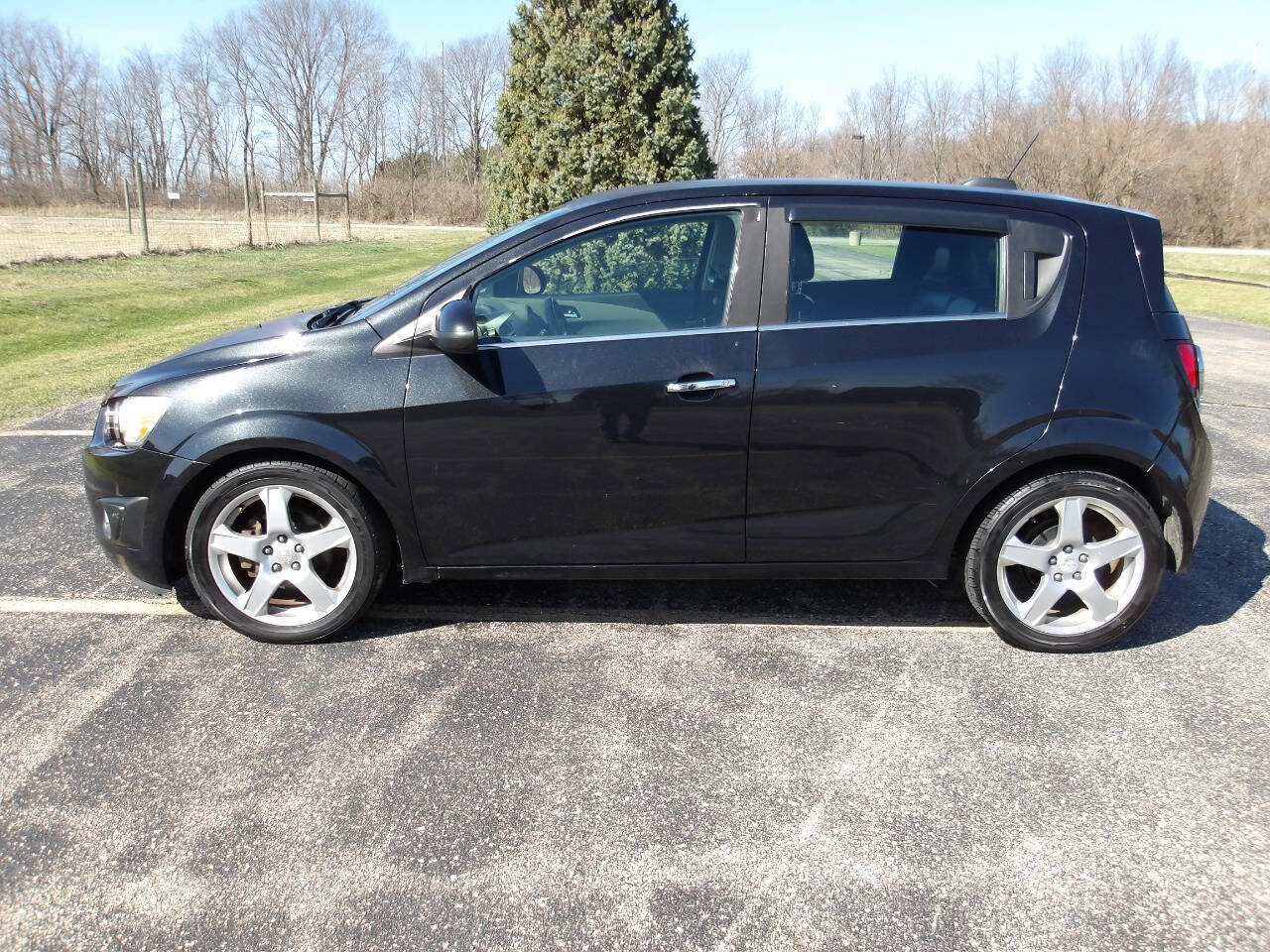 Used 2015 Chevrolet Sonic LTZ image 9