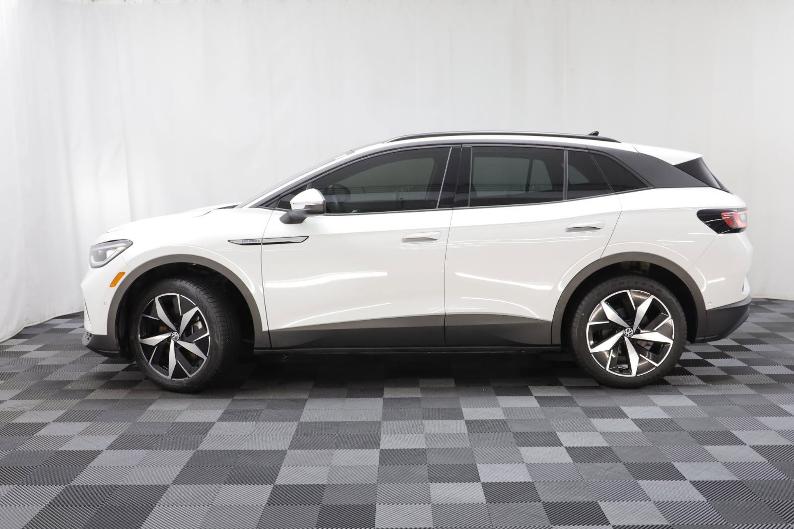 Used 2023 Volkswagen ID.4 Pro S image 4