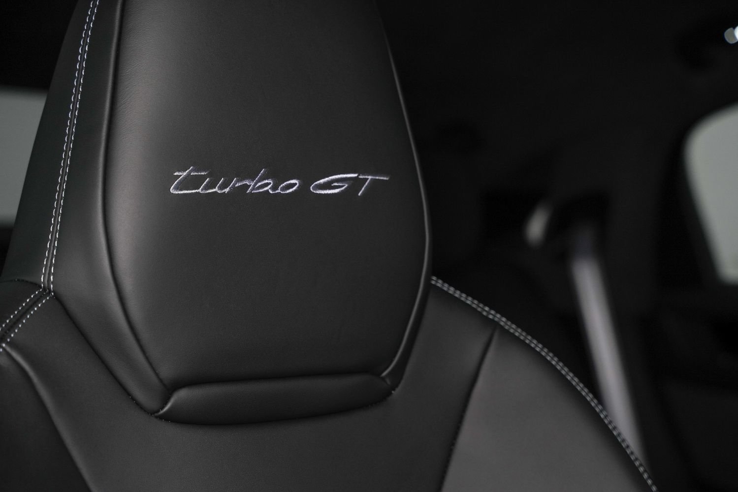 Used 2025 Porsche Cayenne Turbo GT AWD/4WD image 31