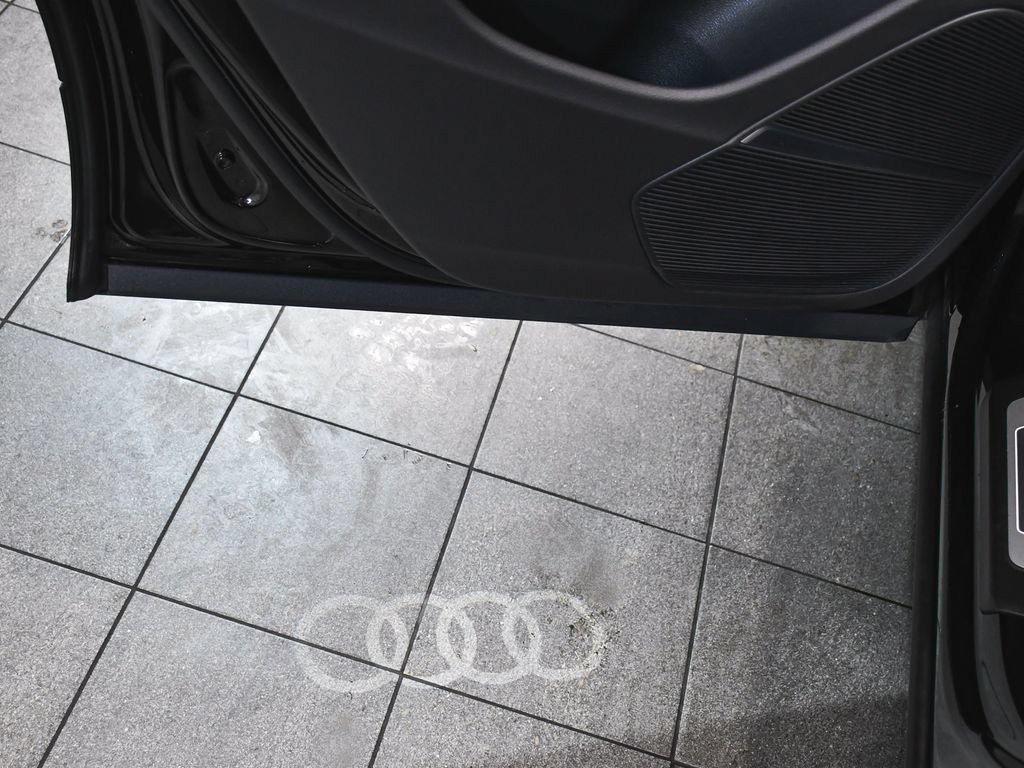 Used 2023 Audi Q8 Premium Plus w/ Premium Plus Package AWD/4WD image 15