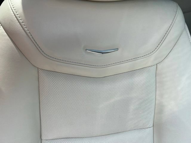 Used 2020 Cadillac XT6 Premium Luxury w/ LPO, Floor Liner Package FWD image 41