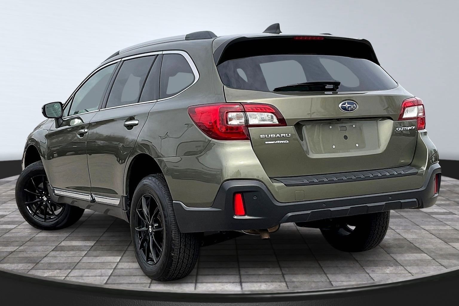 Used 2019 Subaru Outback 2.5i Touring w/ Popular Package #3A image 11