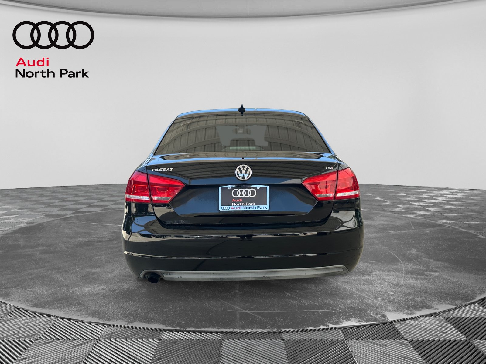 Used 2015 Volkswagen Passat 1.8T Wolfsburg Edition FWD image 4