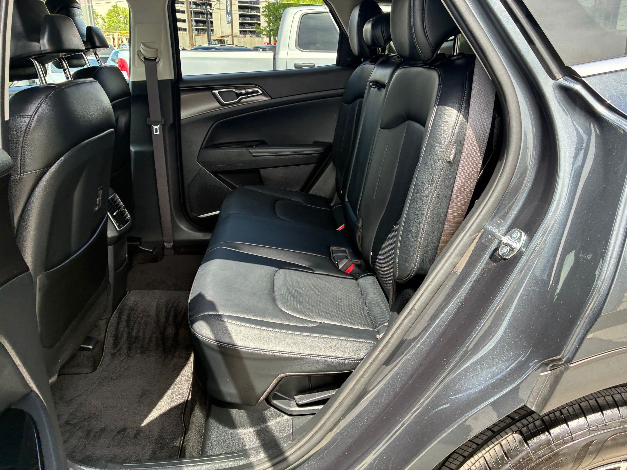 Used 2025 Kia Sportage EX AWD/4WD image 28