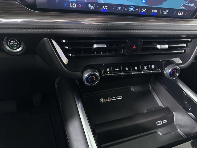 Used 2025 Chevrolet Suburban LT AWD/4WD image 17