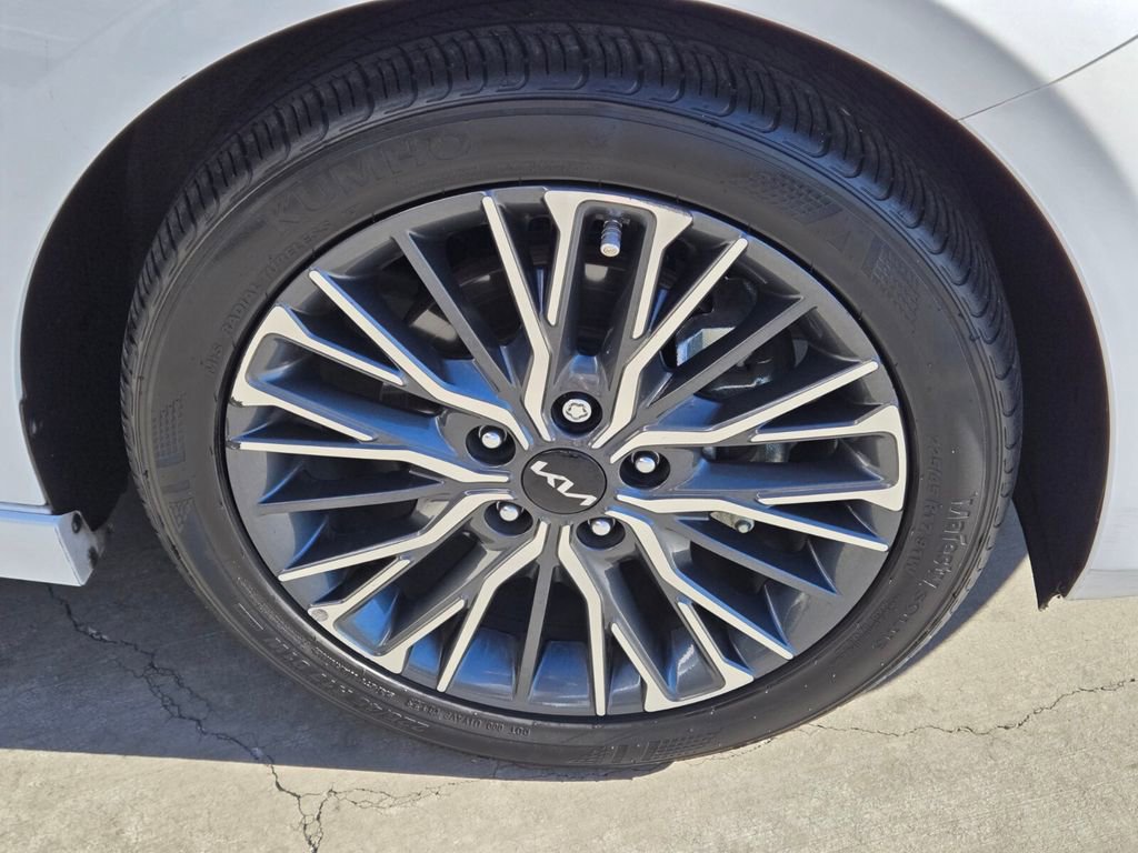 Used 2023 Kia Forte GT-Line image 9