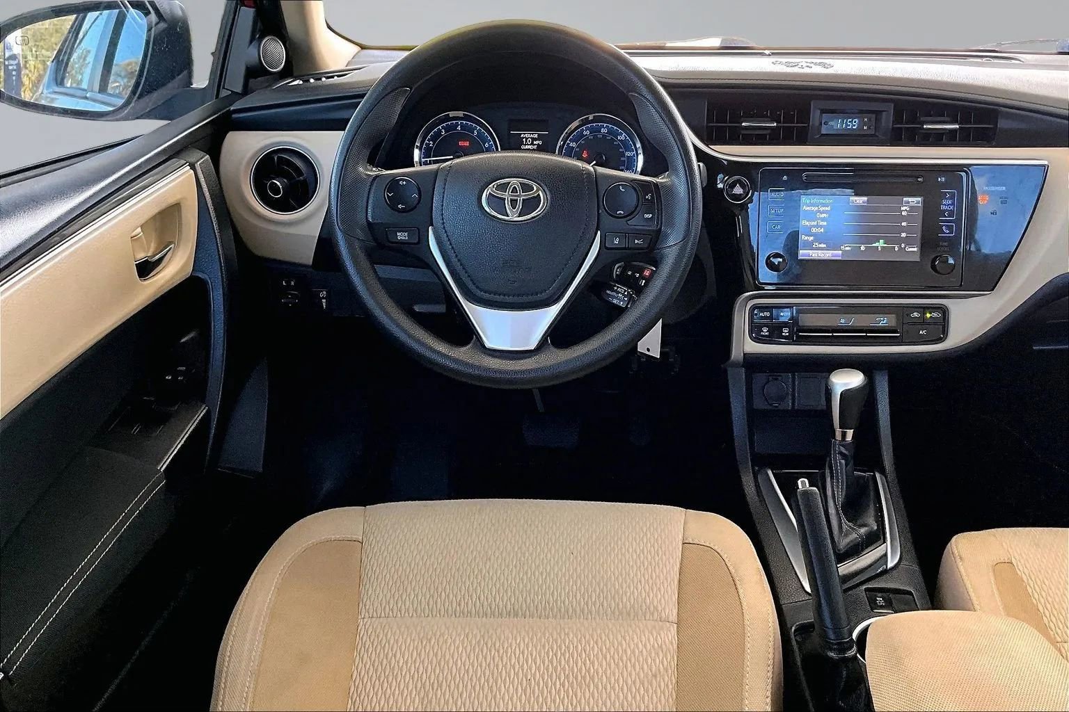 Used 2017 Toyota Corolla LE FWD image 8