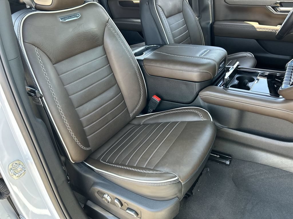Used 2026 GMC Yukon XL Denali Ultimate AWD/4WD image 29