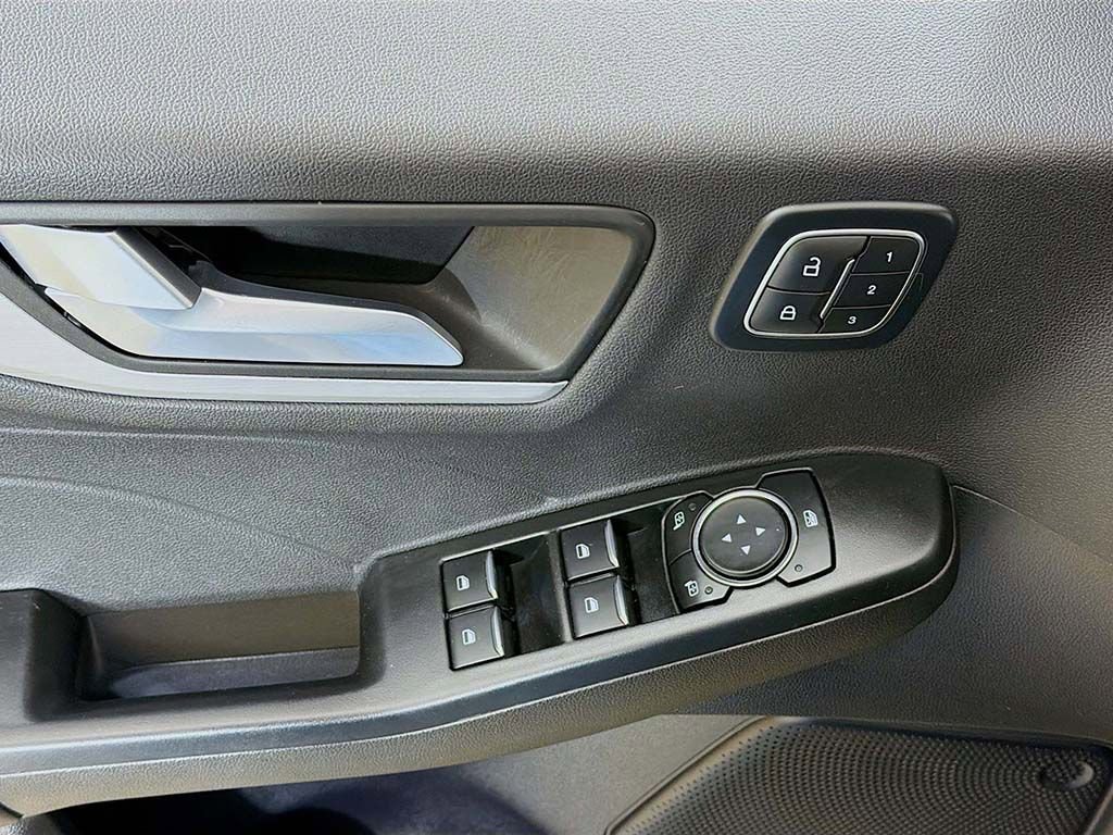 Used 2024 Ford Escape Platinum image 27