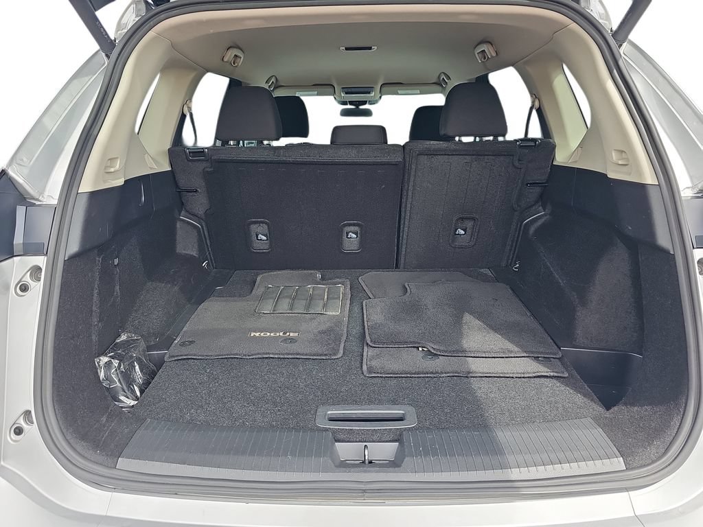 Used 2025 Nissan Rogue SV FWD image 28