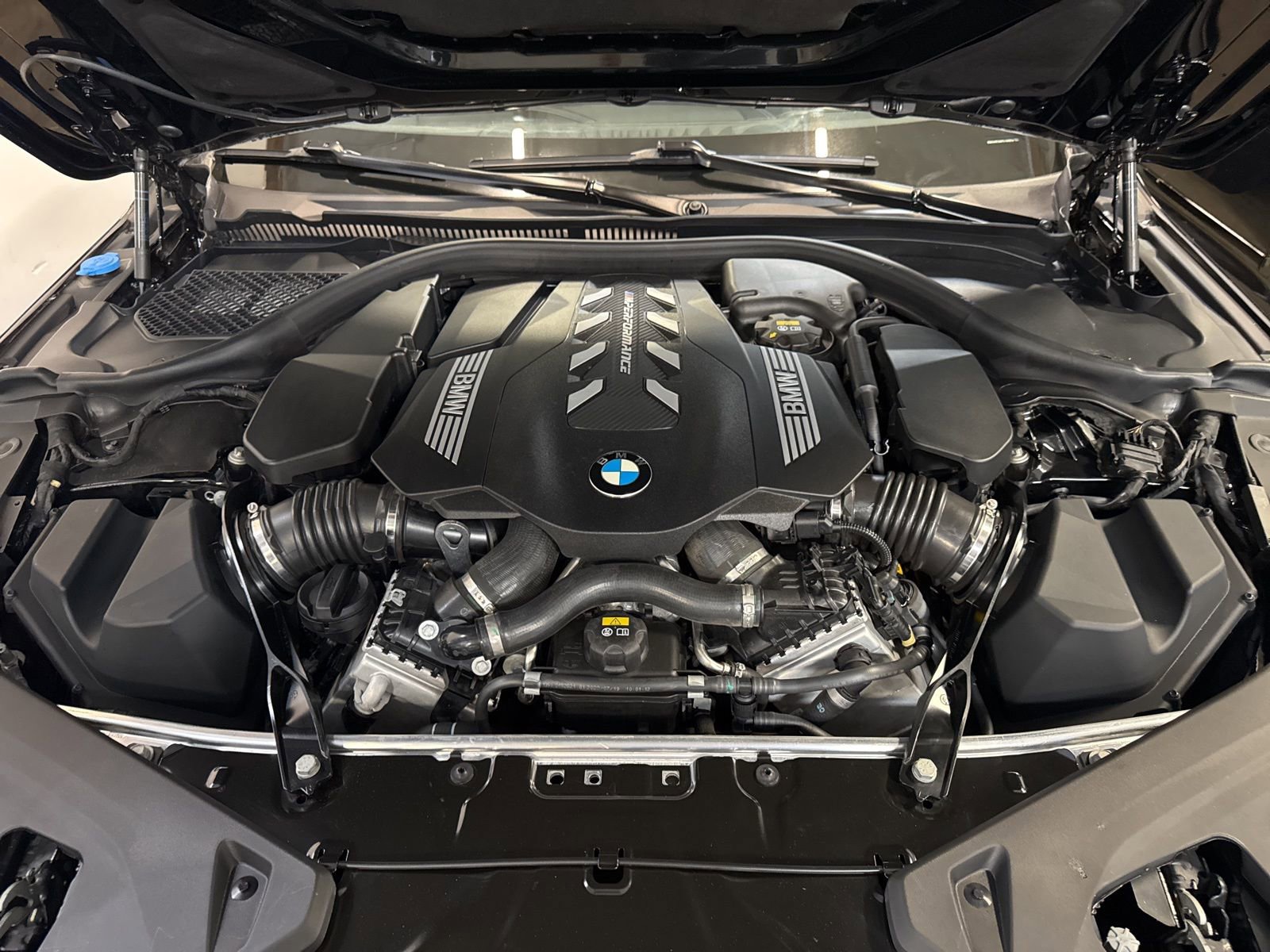 Used 2023 BMW M850i Gran Coupe xDrive image 28