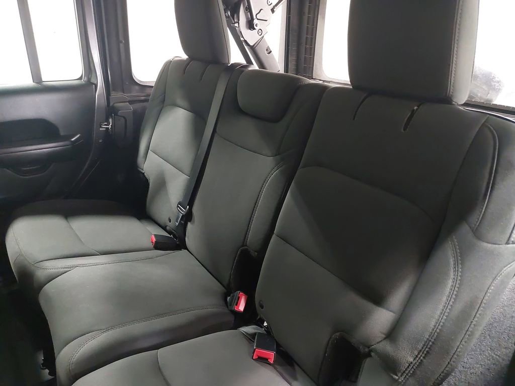Used 2018 Jeep Wrangler Unlimited Sport AWD/4WD image 13
