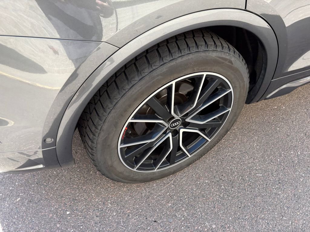 Used 2021 Audi SQ5 Prestige AWD/4WD image 13