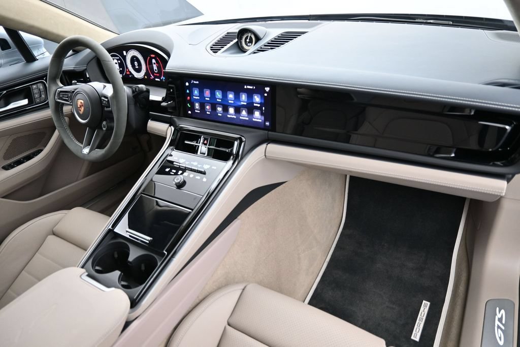 Certified 2026 Porsche Panamera GTS AWD/4WD image 33