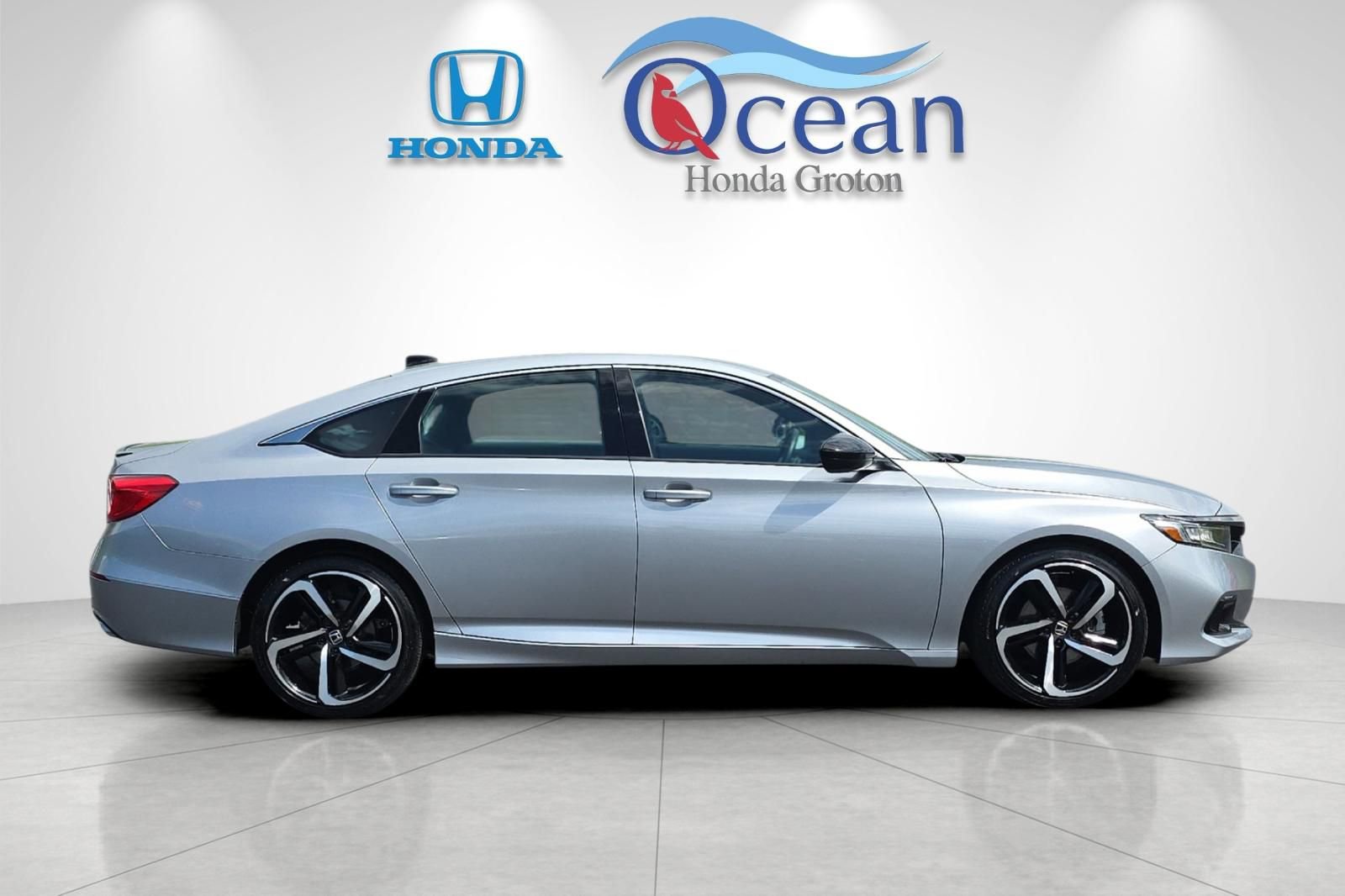 Used 2021 Honda Accord Sport image 2