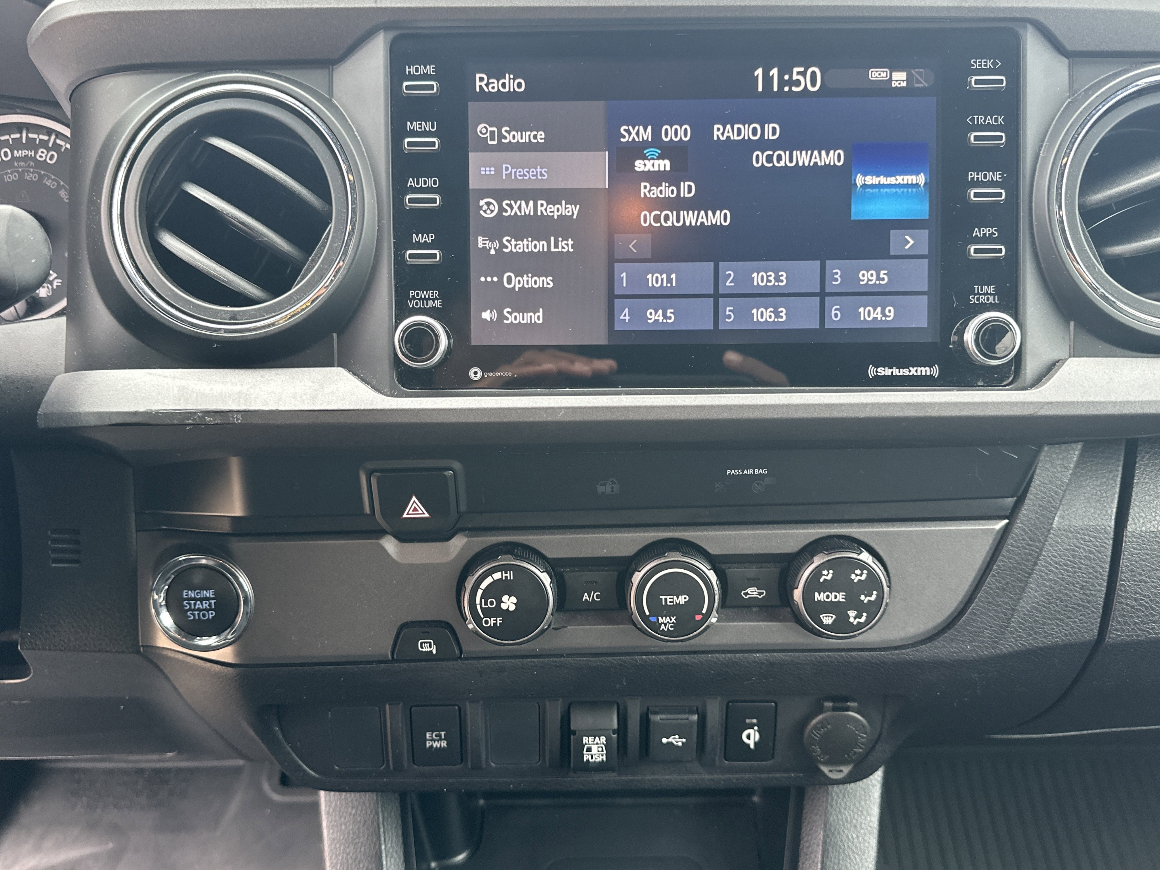 Used 2020 Toyota Tacoma TRD Sport image 28