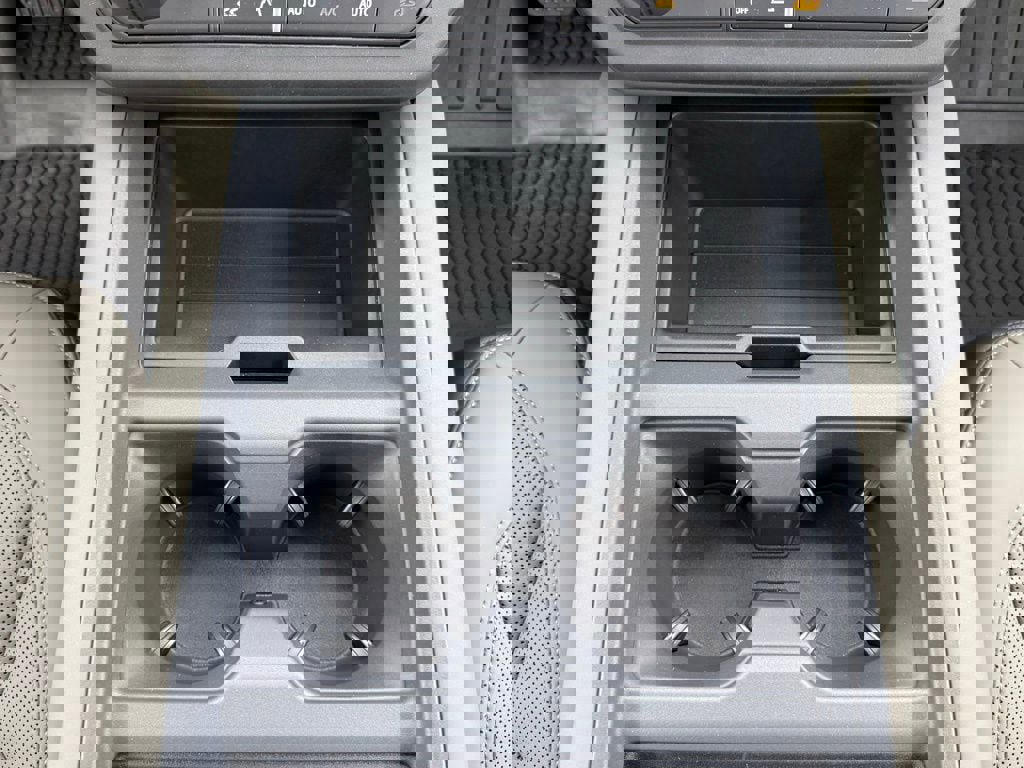 New 2026 Land Rover Defender 110 S image 21