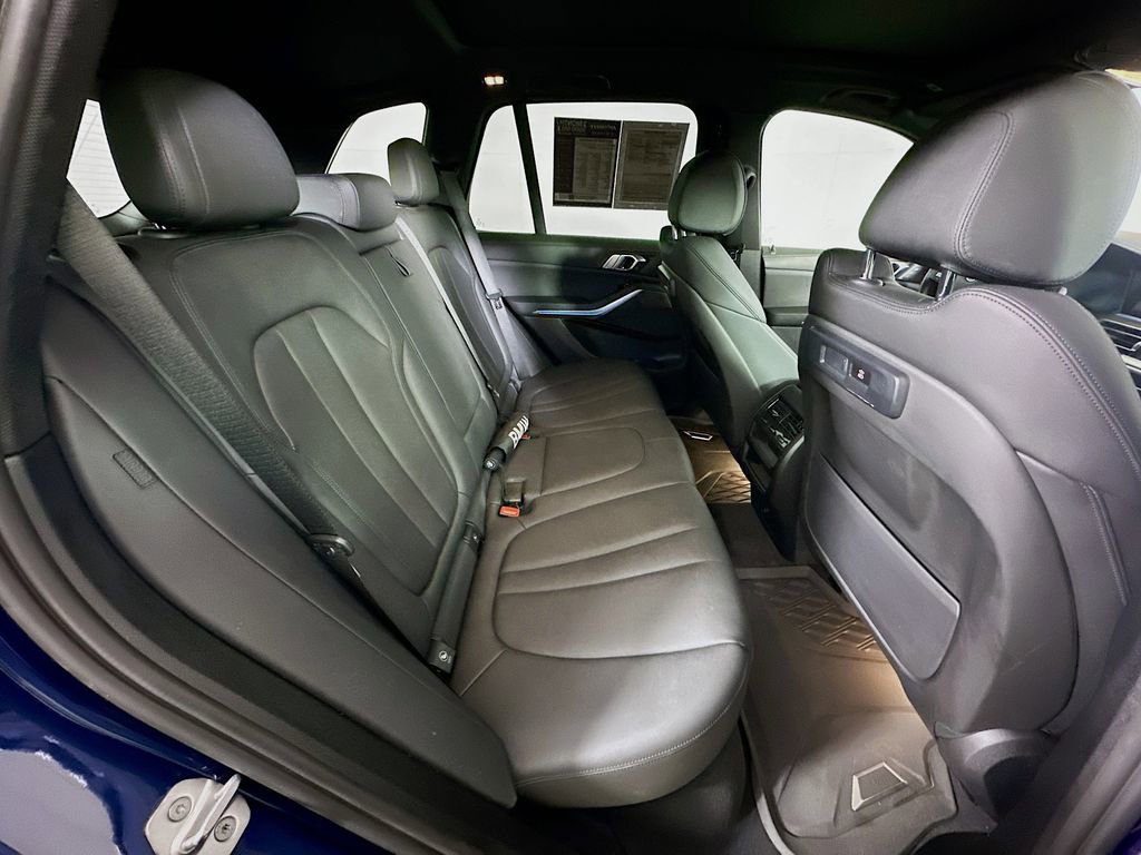 Used 2022 BMW X5 xDrive45e image 11