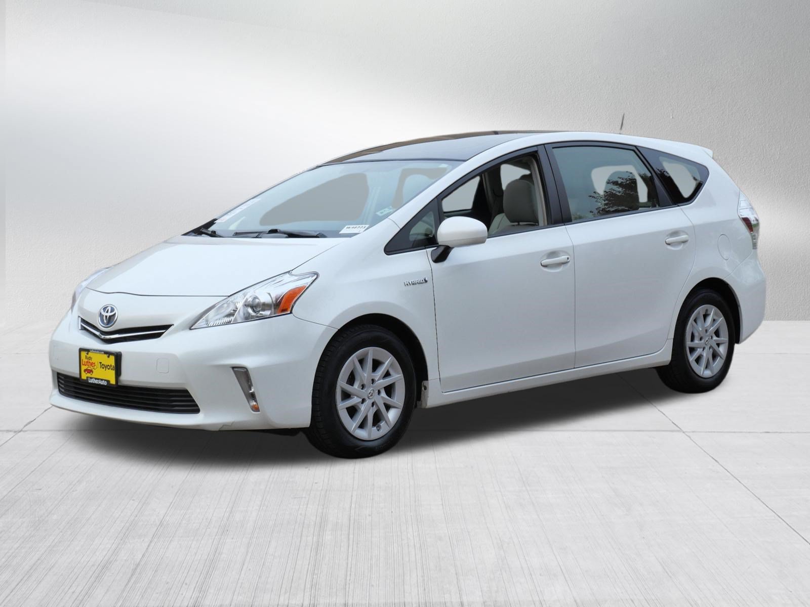 Used 2014 Toyota Prius V Three FWD image 3