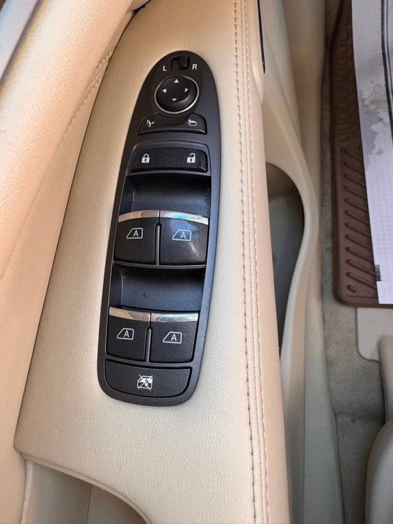 Used 2013 INFINITI JX35 AWD w/ Premium Pkg image 28