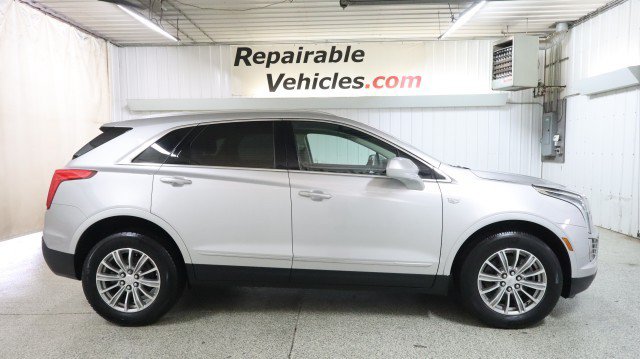 Used 2017 Cadillac XT5 Luxury w/ Driver Awareness Package AWD/4WD image 4