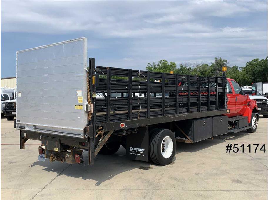 Used 2016 Ford F650 2WD Crew Cab Super Duty image 2