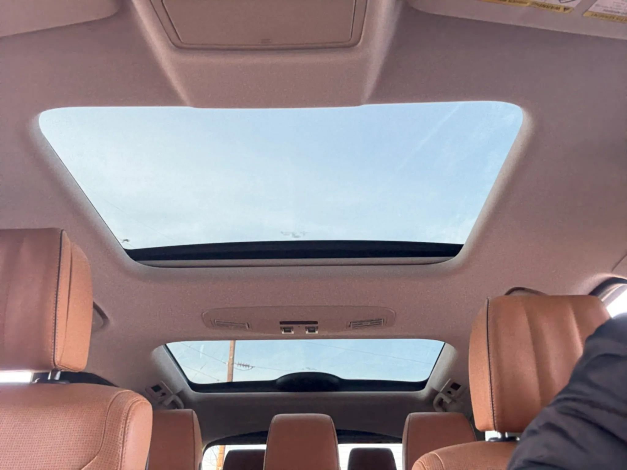 Used 2018 Land Rover Discovery HSE Luxury image 14