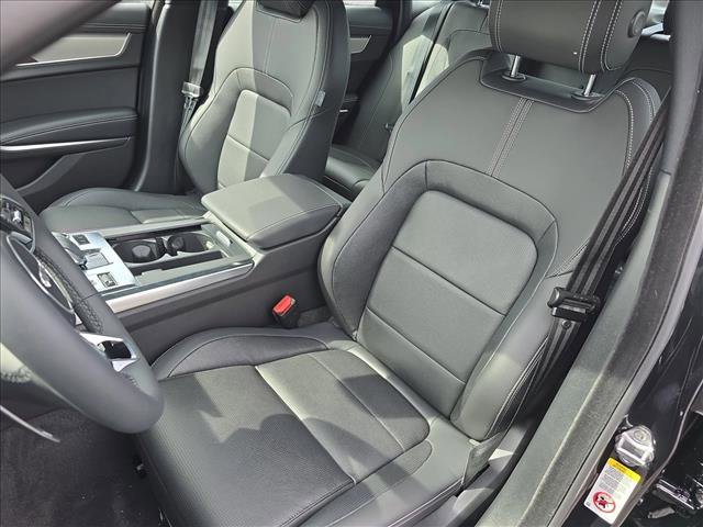 New 2024 Jaguar XF R-Dynamic SE AWD/4WD image 15