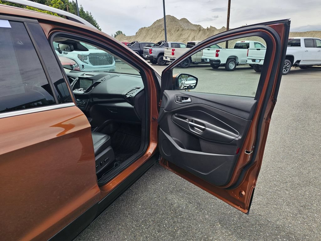 Used 2017 Ford Escape Titanium w/ Canadian Touring Package AWD/4WD image 29